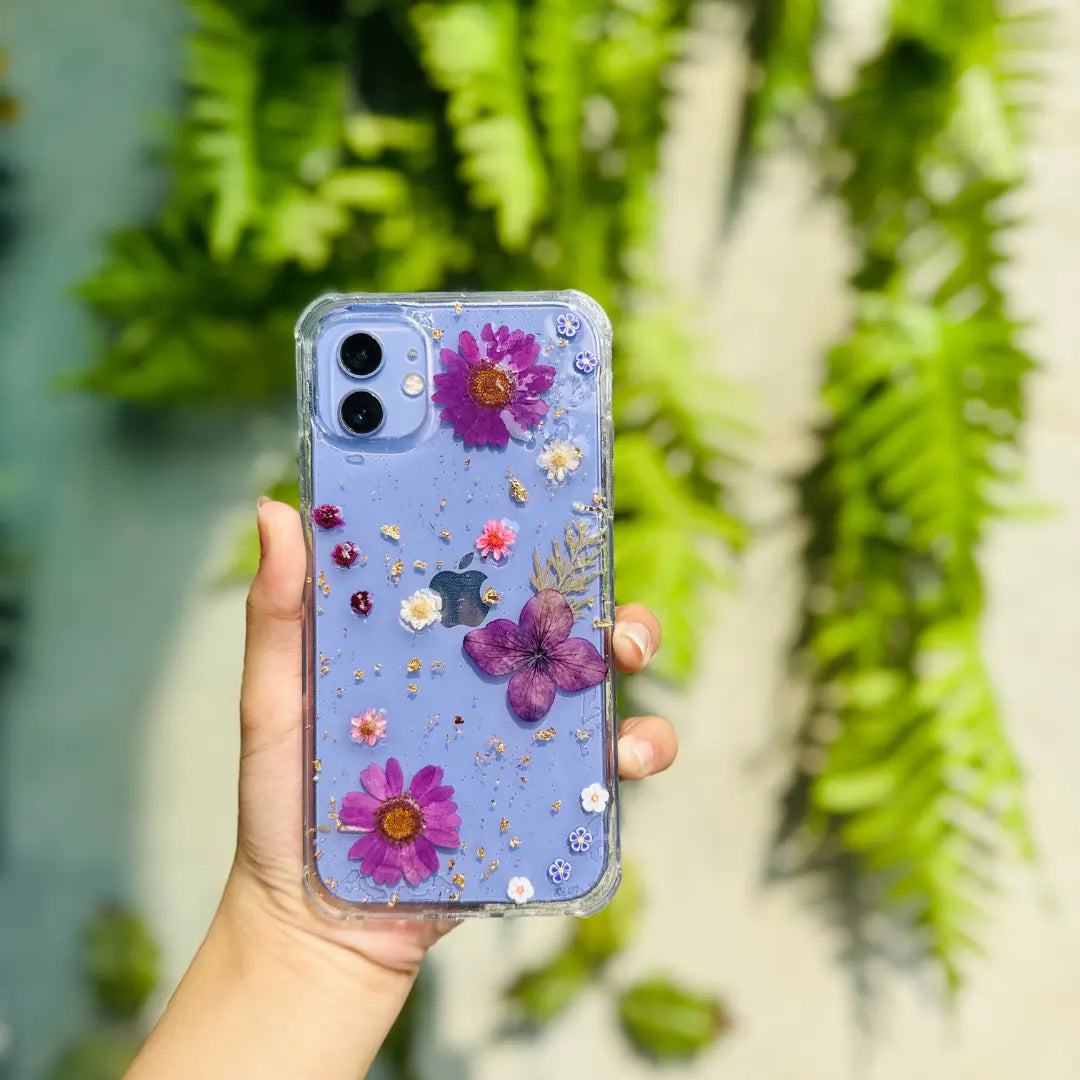 🌼 Pressed Flower Phone Case – Handmade Resin Floral iPhone Cover