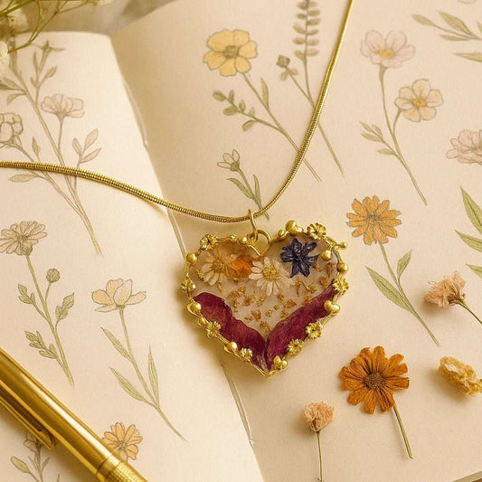 Blooming Heart Resin Pendant - BR CRAFTS