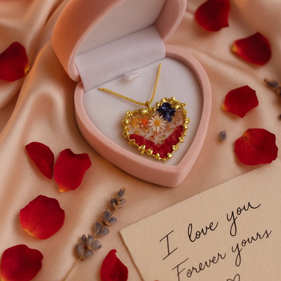 Blooming Heart Resin Pendant - BR CRAFTS