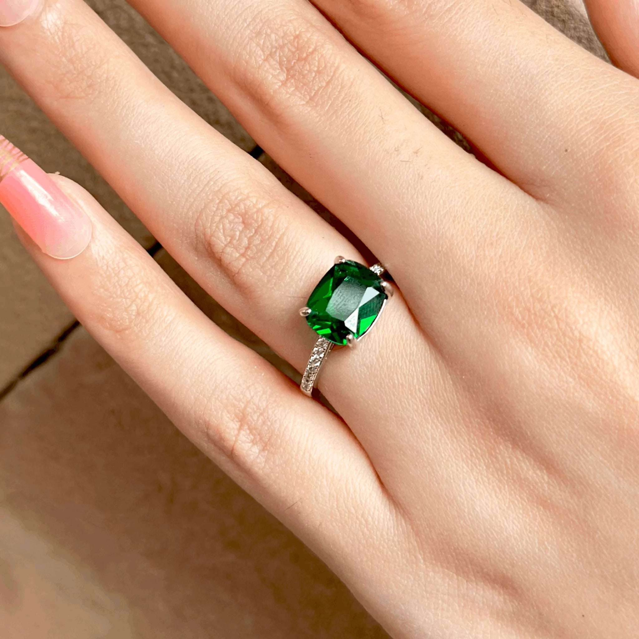 Emerald Allure - 925 Silver Ring