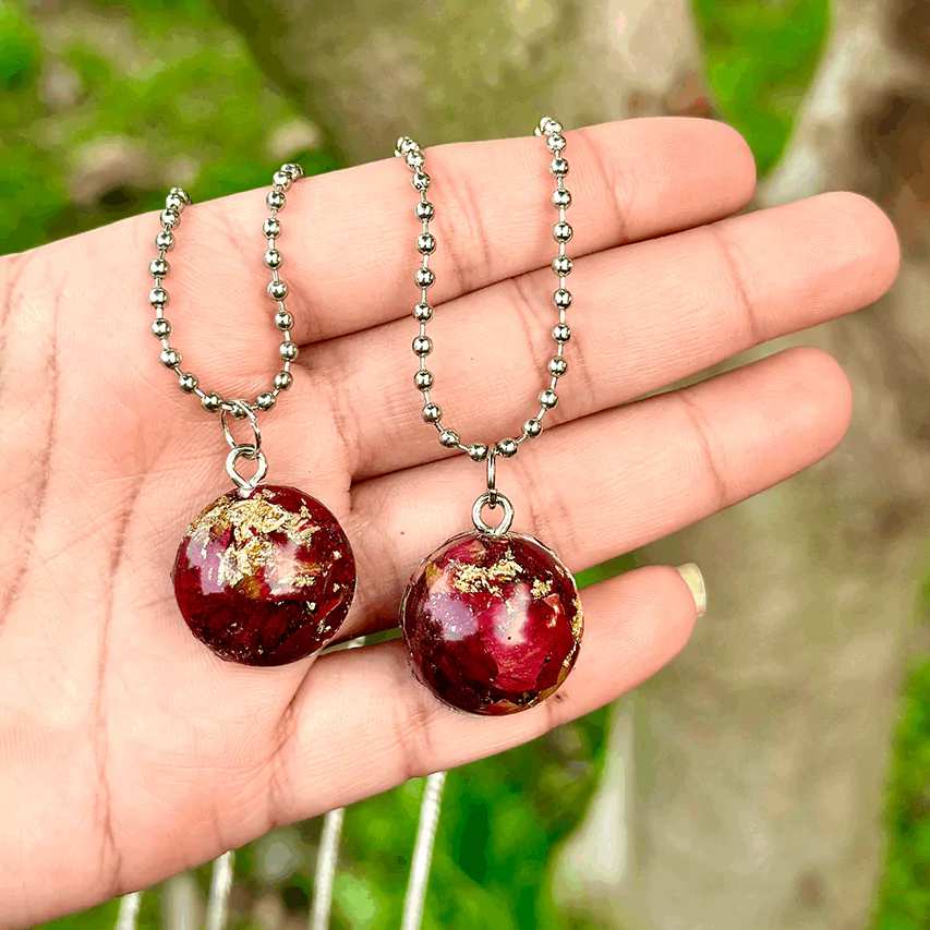 Round Shape Resin Necklace